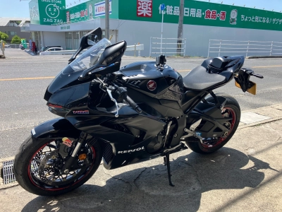 Honda CBR1000RR-R FB