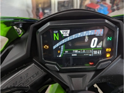 Kawasaki NINJA ZX-4RR