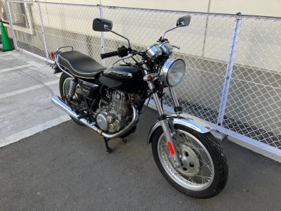 Yamaha SR400-1