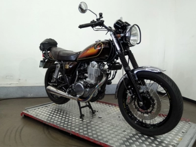 Yamaha SR400-1