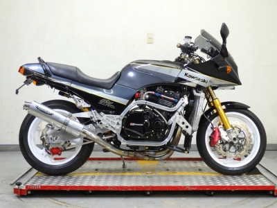 Kawasaki GPZ900R