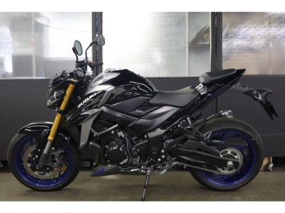 Suzuki GSX-S750