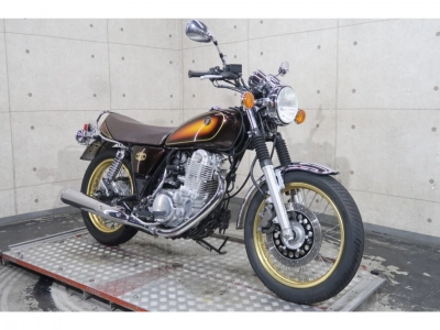 Yamaha SR400-1