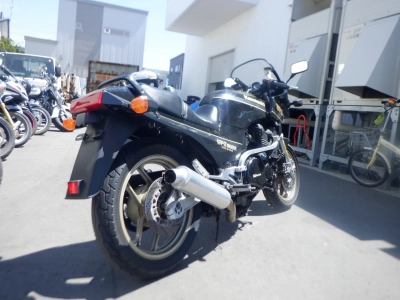 Kawasaki GPZ900R