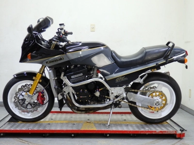 Kawasaki GPZ900R