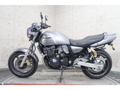Suzuki INAZUMA 400