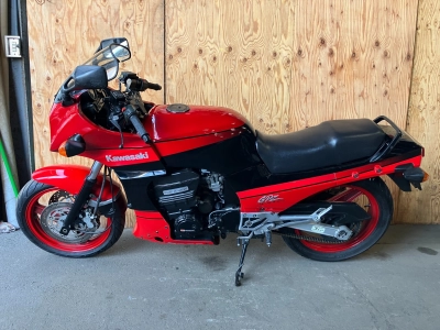 Kawasaki GPZ900R