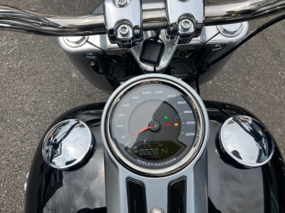 Harley-Davidson  HARLEY FLFB