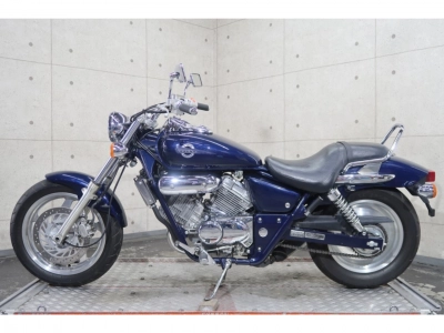 Honda V-TWIN MAGNA