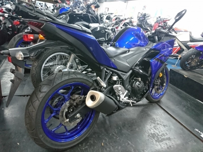 Yamaha YZF-R25 ABS
