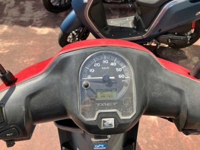 Honda  TACT  BASIC 