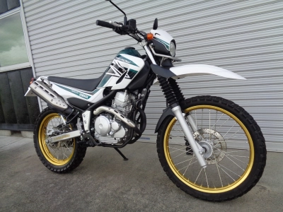 Yamaha SEROW 250