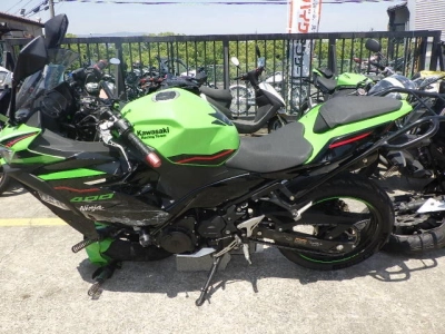 Kawasaki NINJA400-2