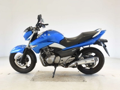 Suzuki GSR250
