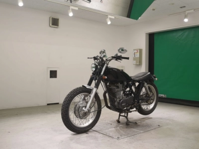 Yamaha SR400-2