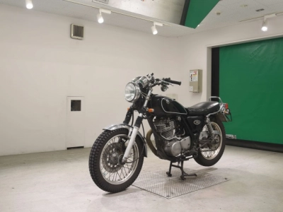 Yamaha SR400-3