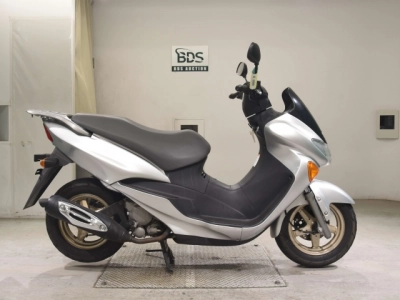Suzuki ABENIS150