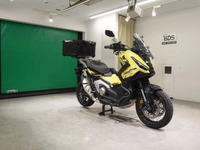Honda X-ADV750-2