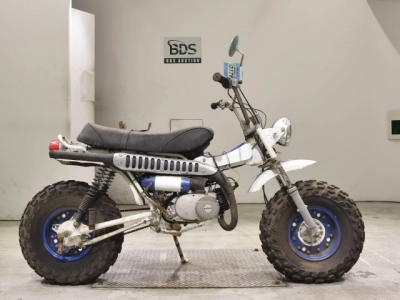 Suzuki RV90