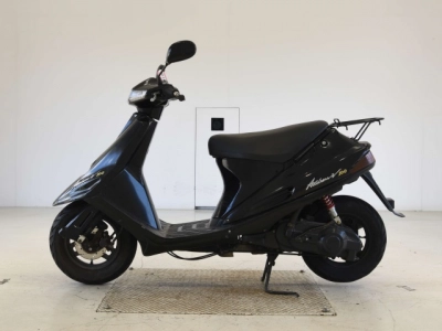 Suzuki ADDRESS V100
