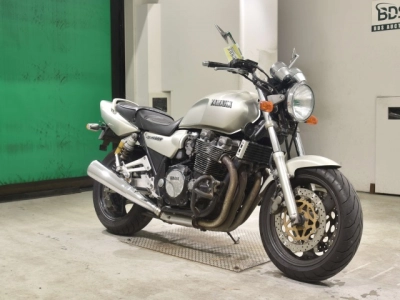 Yamaha XJR1200