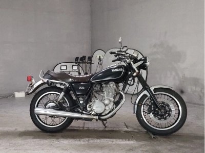 Yamaha SR400-1