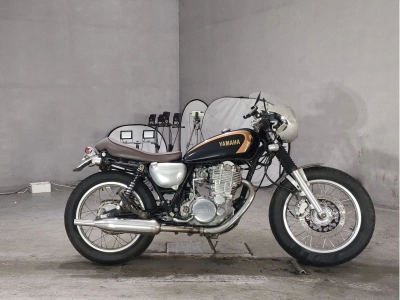 Yamaha SR400-1