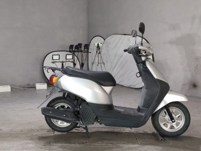 Honda  TACT  BASIC 