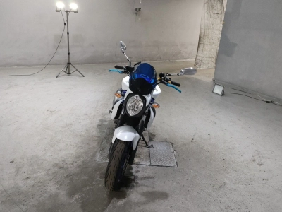 Suzuki GLADIUS400