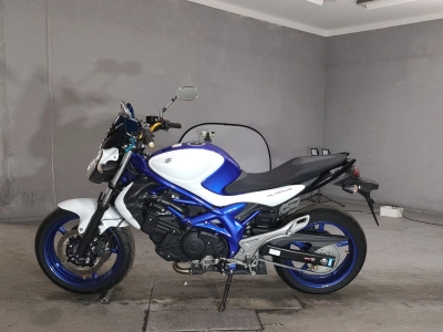 Suzuki GLADIUS400
