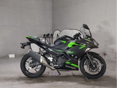 Kawasaki NINJA400