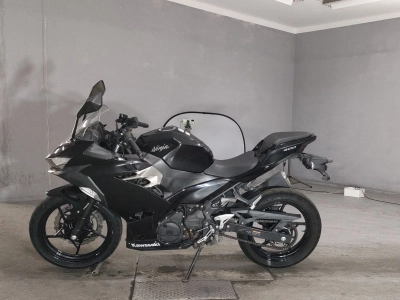 Kawasaki NINJA400