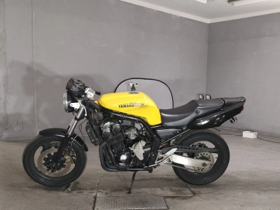 Yamaha FZ400