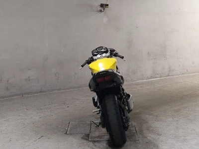 Yamaha FZ400