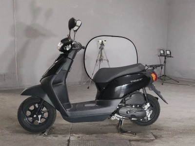 Honda  TACT  BASIC 