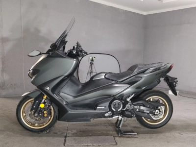 Yamaha T-MAX560