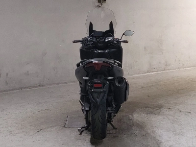 Yamaha T-MAX560
