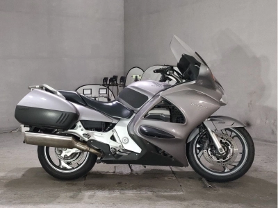 Honda ST1300 PAN-EUROPEAN