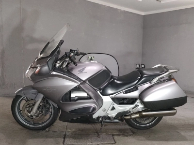 Honda ST1300 PAN-EUROPEAN