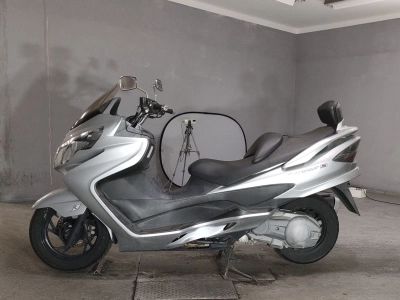 Suzuki SKYWAVE 250S