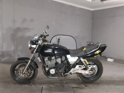 Yamaha XJR400