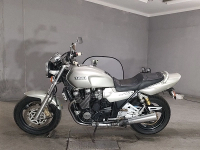 Yamaha XJR1200