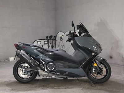Yamaha T-MAX560