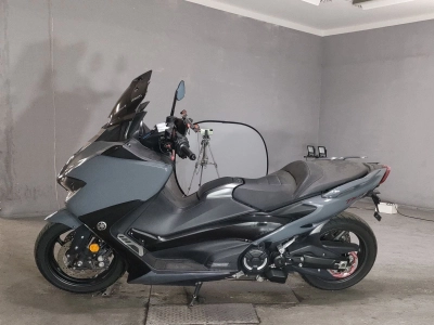 Yamaha T-MAX560