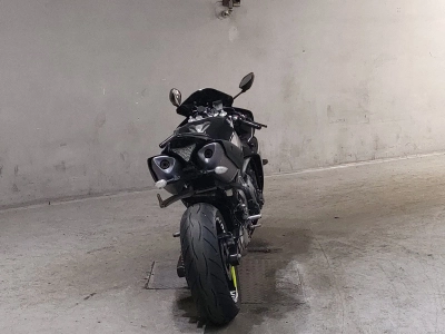 Yamaha YZF-R1