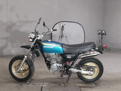 Honda APE100