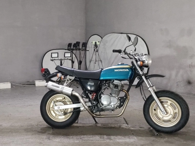 Honda APE100