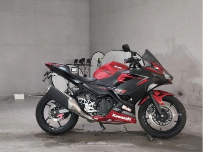 Kawasaki NINJA400