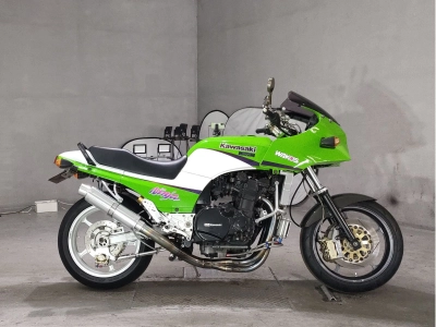 Kawasaki GPZ900R