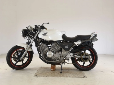 Honda  XELVIS (SHO LOUIS  NOT EQUIPPED )